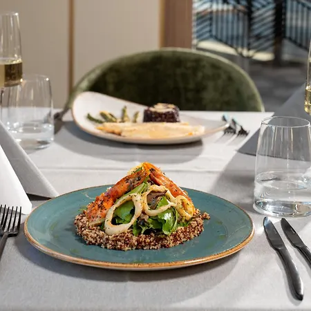 Atmosphere Balneo & 파벨 반야