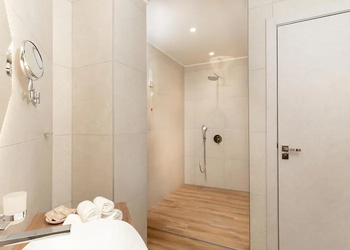 מלון Atmosphere Balneo & 5*