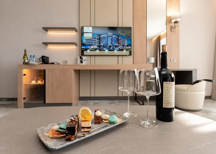 Atmosphere Balneo & מלון פאבל באניה