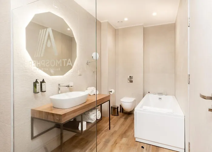 Atmosphere Balneo & מלון פאבל באניה