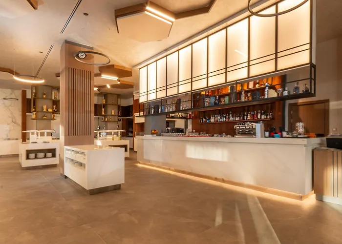 Atmosphere Balneo & פאבל באניה