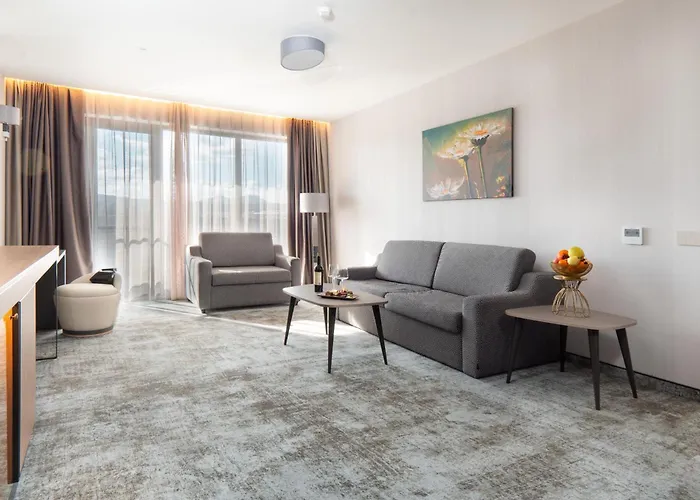 Atmosphere Balneo & מלון