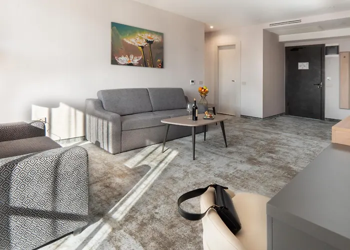 מלון Atmosphere Balneo & פאבל באניה