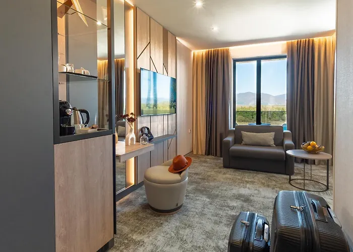 Atmosphere Balneo & מלון 5*