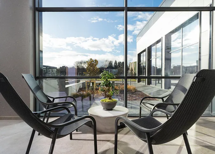 Atmosphere Balneo & מלון פאבל באניה