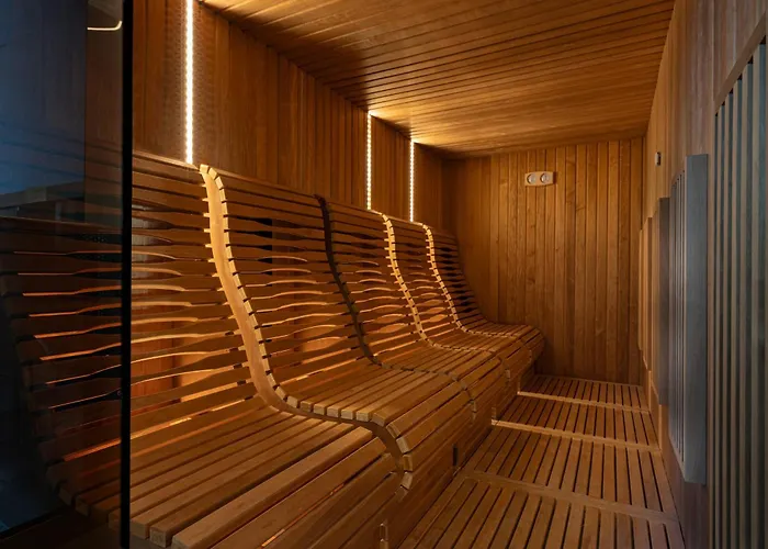 Atmosphere Balneo & מלון