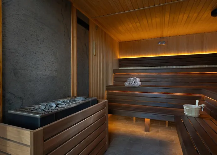 Atmosphere Balneo & מלון פאבל באניה